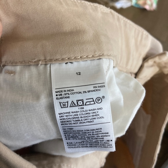 Old Navy women’s pants khaki mid rise skinny everyday pant size 12 - Picture 7 of 7